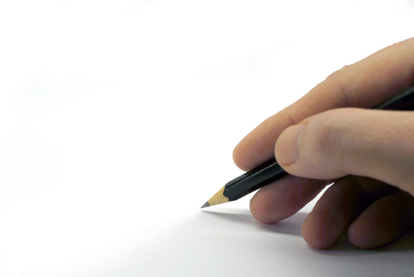 Draw an object with a pencil using the clues provided by a partner.
