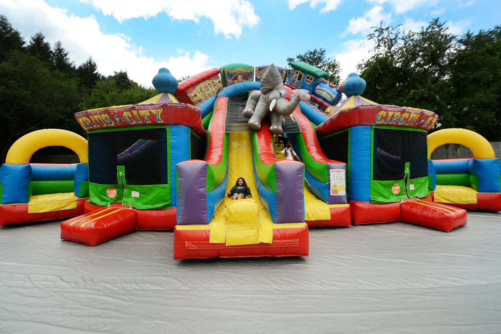 inflatable bounce house